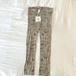 Kate Quinn, Girls size 6 bamboo legging